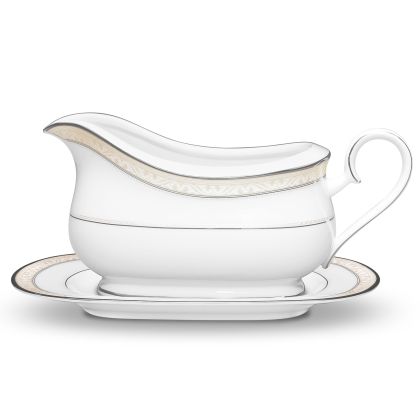 Gravy with Tray, 21 1/2 oz.