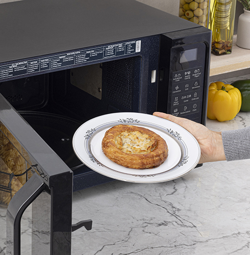 Microwave safe metallic banding | Laurelvale by Noritake | Fine china